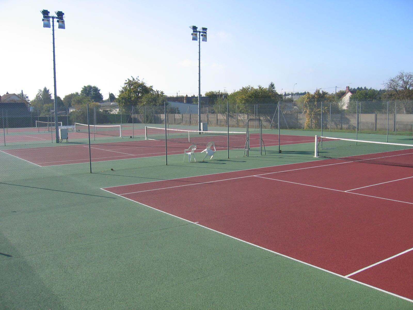Photo des courts de tennis à Contres