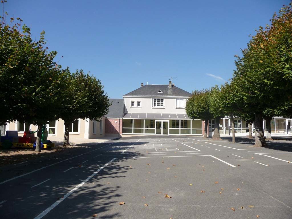 Photo de l'école maternelle à Fougères sur Bièvre
